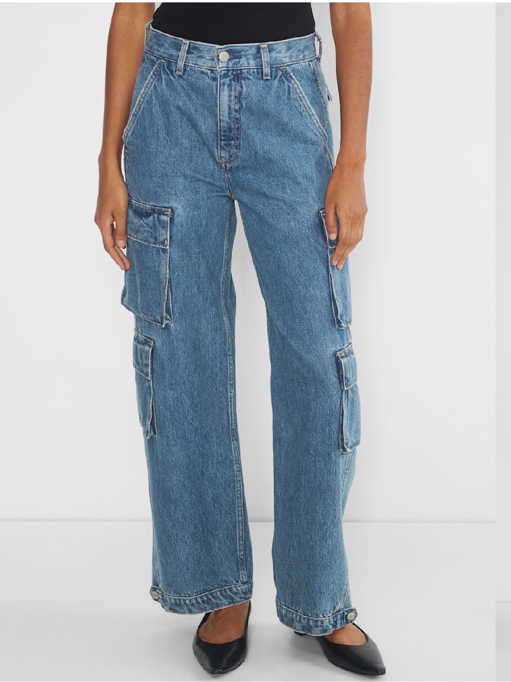 Aritzia 26 Denim Forum The 90’s High-Rise Millie Cargo Jeans in Med Indigo Denim